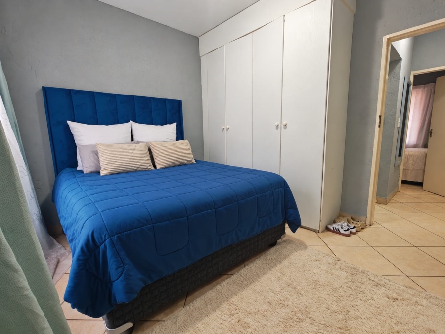 2 Bedroom Property for Sale in Waterval East North West
